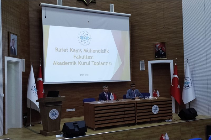 FAKÜLTEMİZİN 2021-2022 EĞİTİM ÖĞRETİM YILI GÜZ DÖNEMİ AKADEMİK KURUL TOPLANTISI YAPILDI