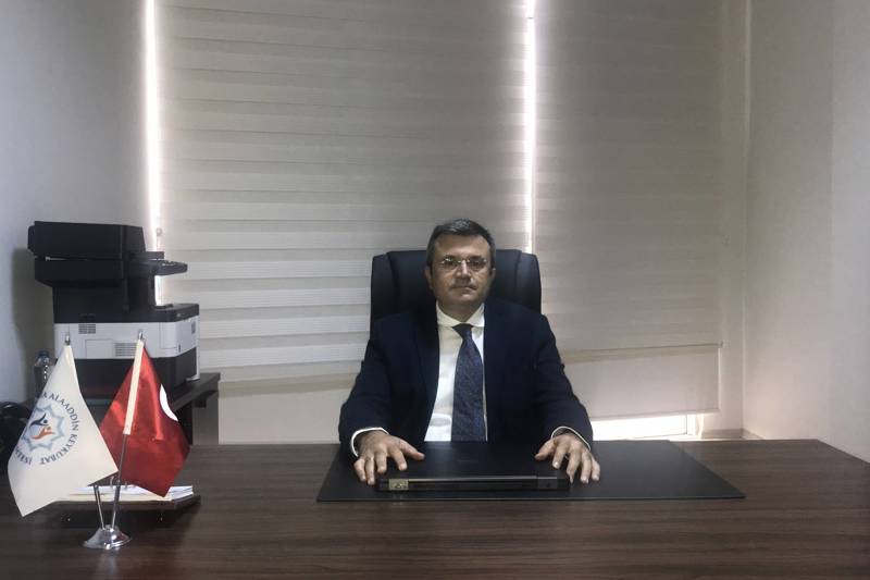 ÖĞRETİM ÜYEMİZE SEMPOZYUM ÖDÜLÜ