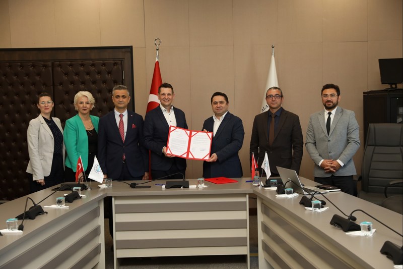 Fakültemiz Bölümleri ve Stuttgart Üniversitesi Bölümleriyle Erasmus Protokolü İmzalandı
